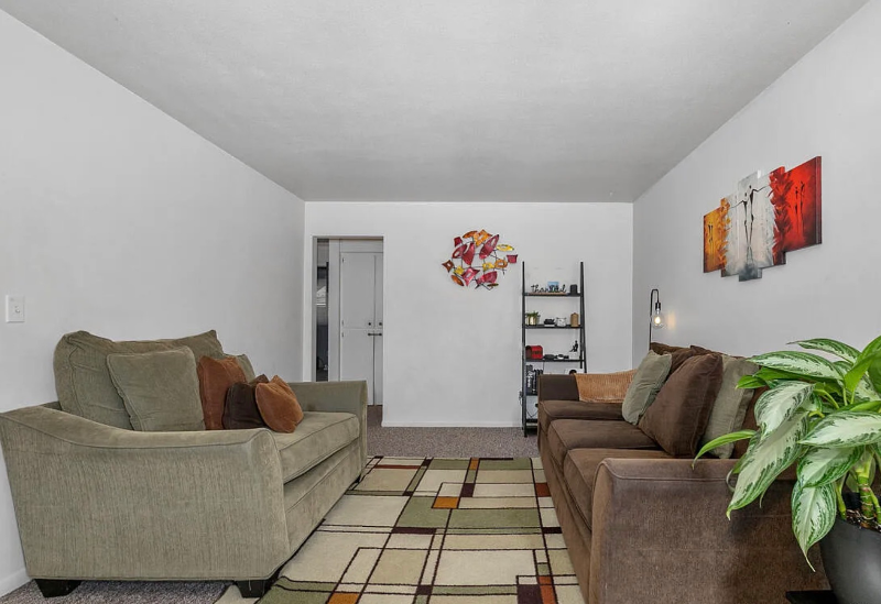 1766 52nd St Se - Photo 3 of 10