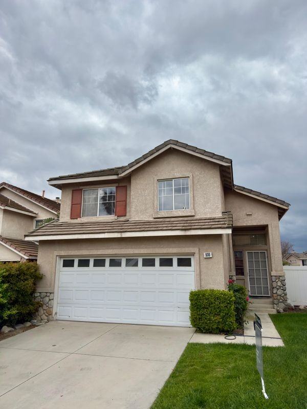 930 Primrose Ln - Photo 2 of 3