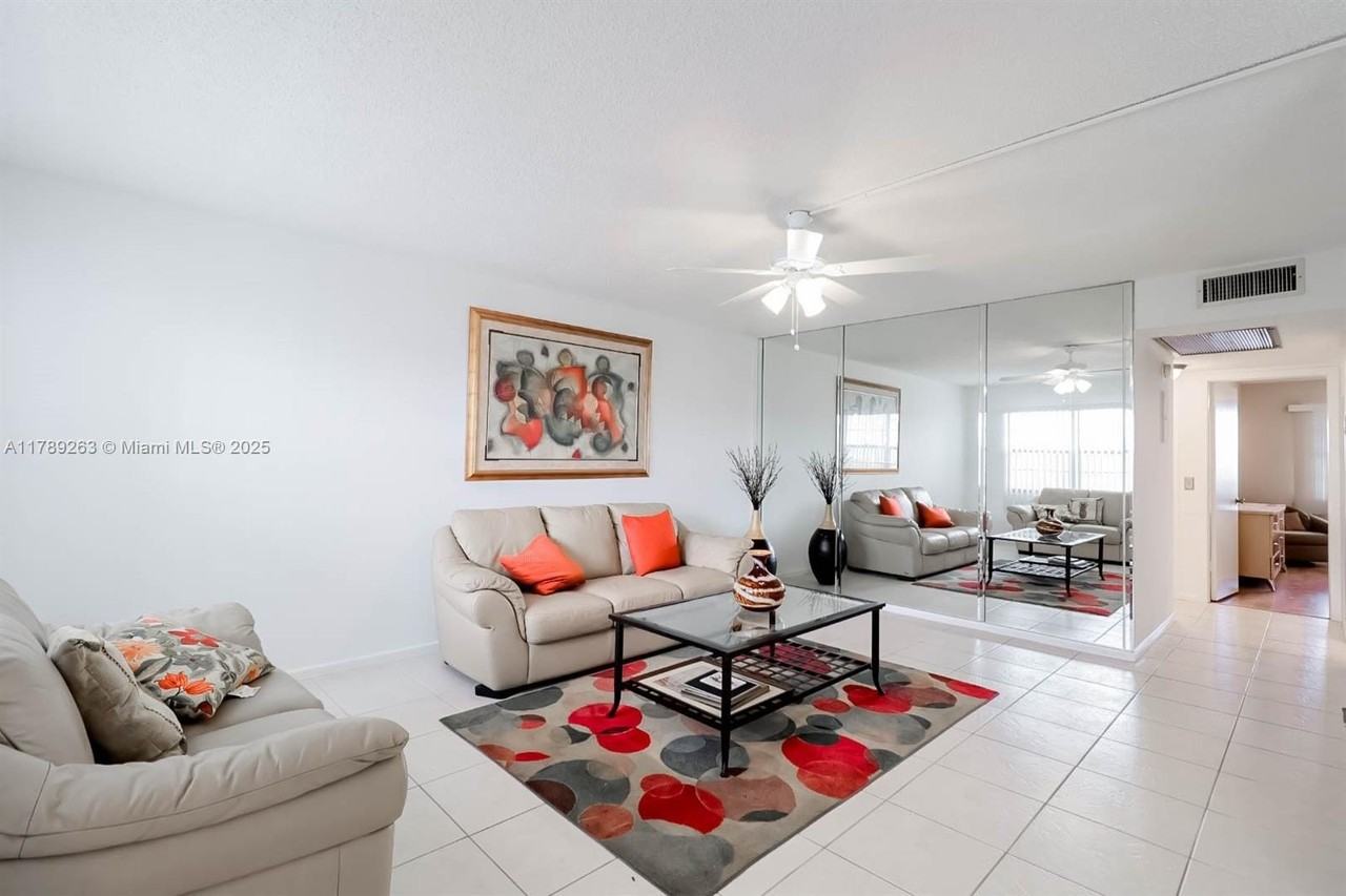 3035 Exeter B #3035 - Photo 7 of 35