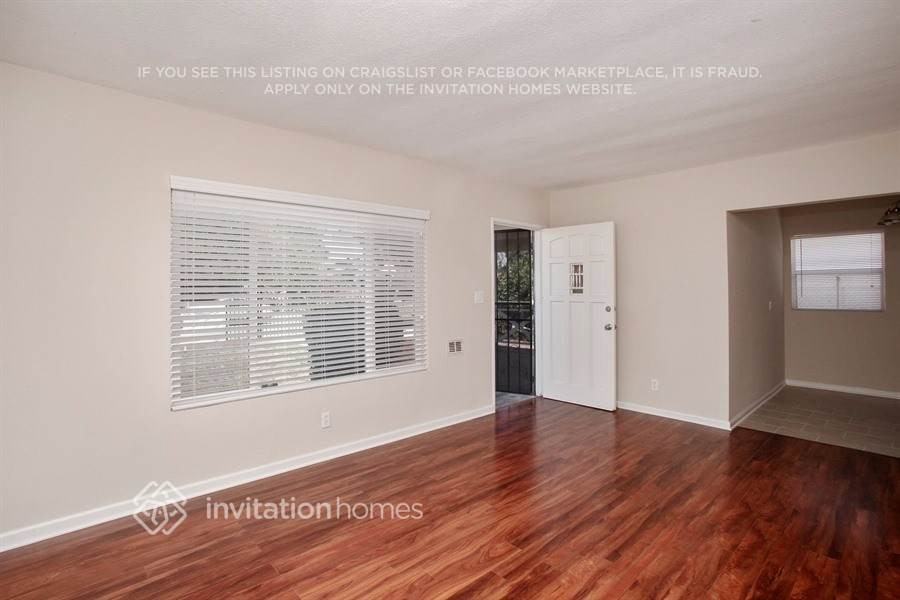 13207 S Largo Ave - Photo 2 of 15