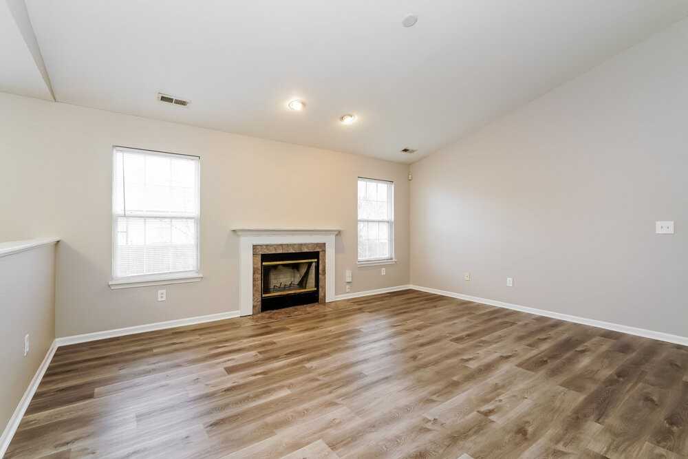 1958 Mare Ave - Photo 5 of 16