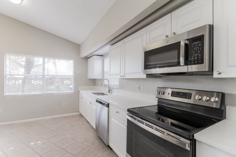 1005 Brielle Ave - Photo 7 of 16