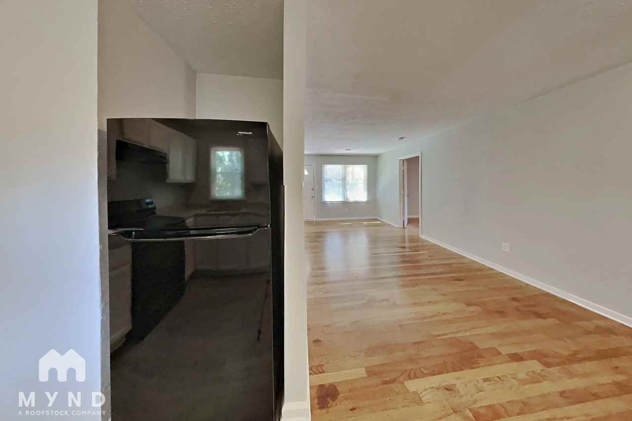 829 Bonneville Ter Nw - Photo 3 of 23