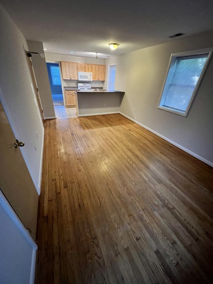 805 Houston Ave #1 - Photo 5 of 17