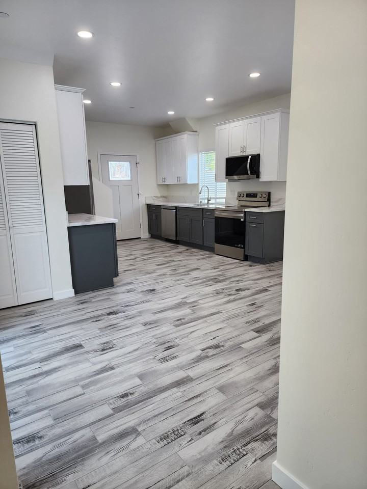 508 Carlsbad St #1 - Photo 3 of 13
