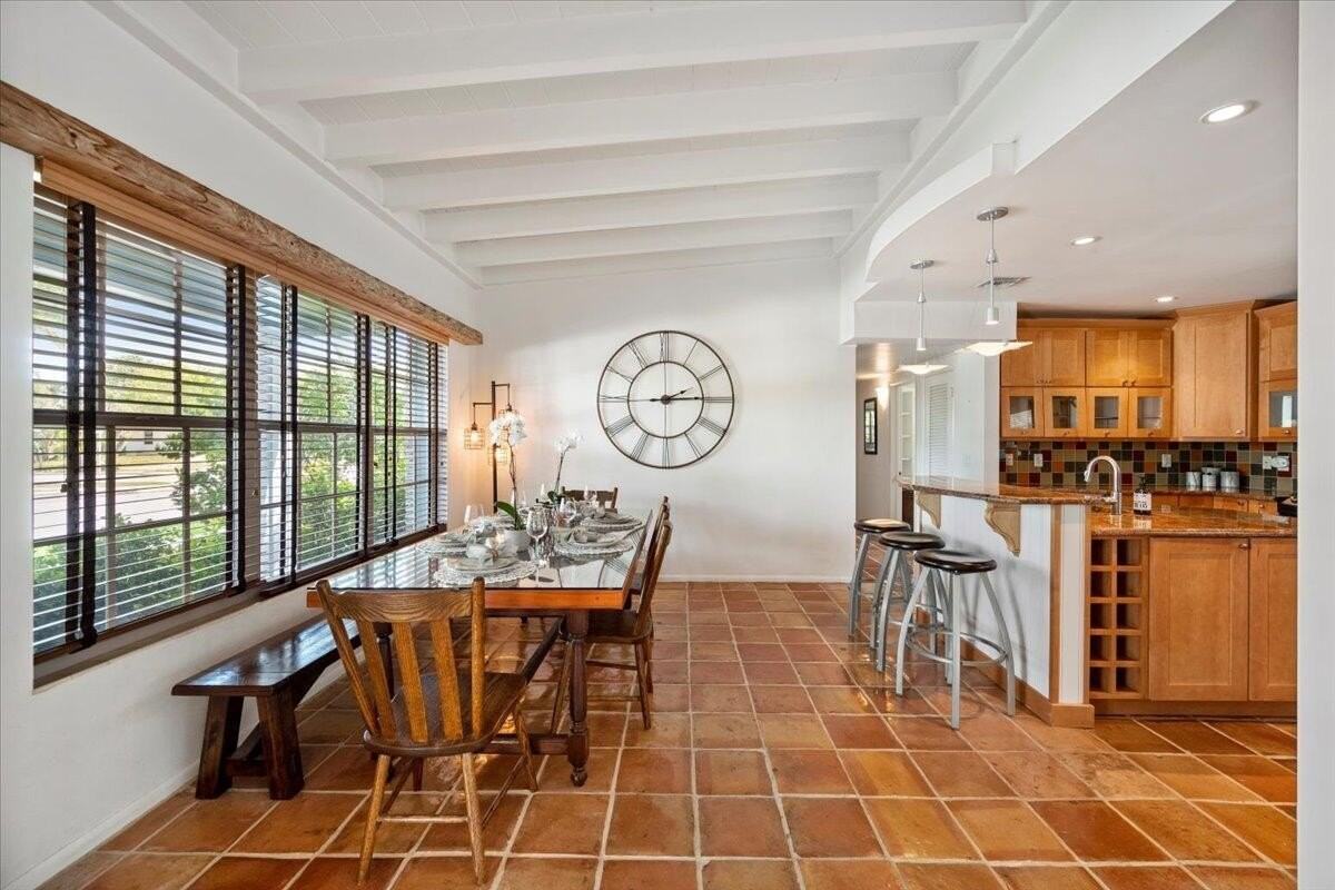 2201 N Lakeside Dr - Photo 6 of 29