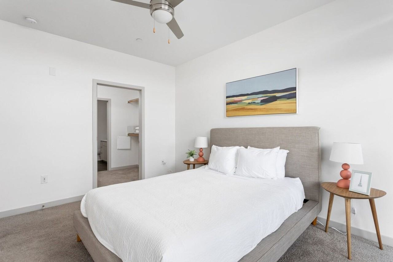 747 N College Ave #1378237P - Photo 6 of 27