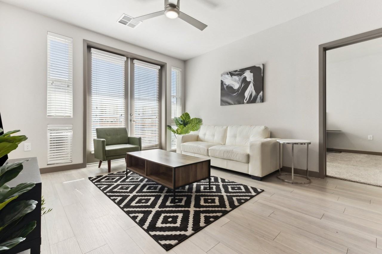 400 N 2nd Ave #1049646P - Photo 2 of 32