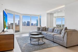 featured image of 1717 N Bayshore Dr