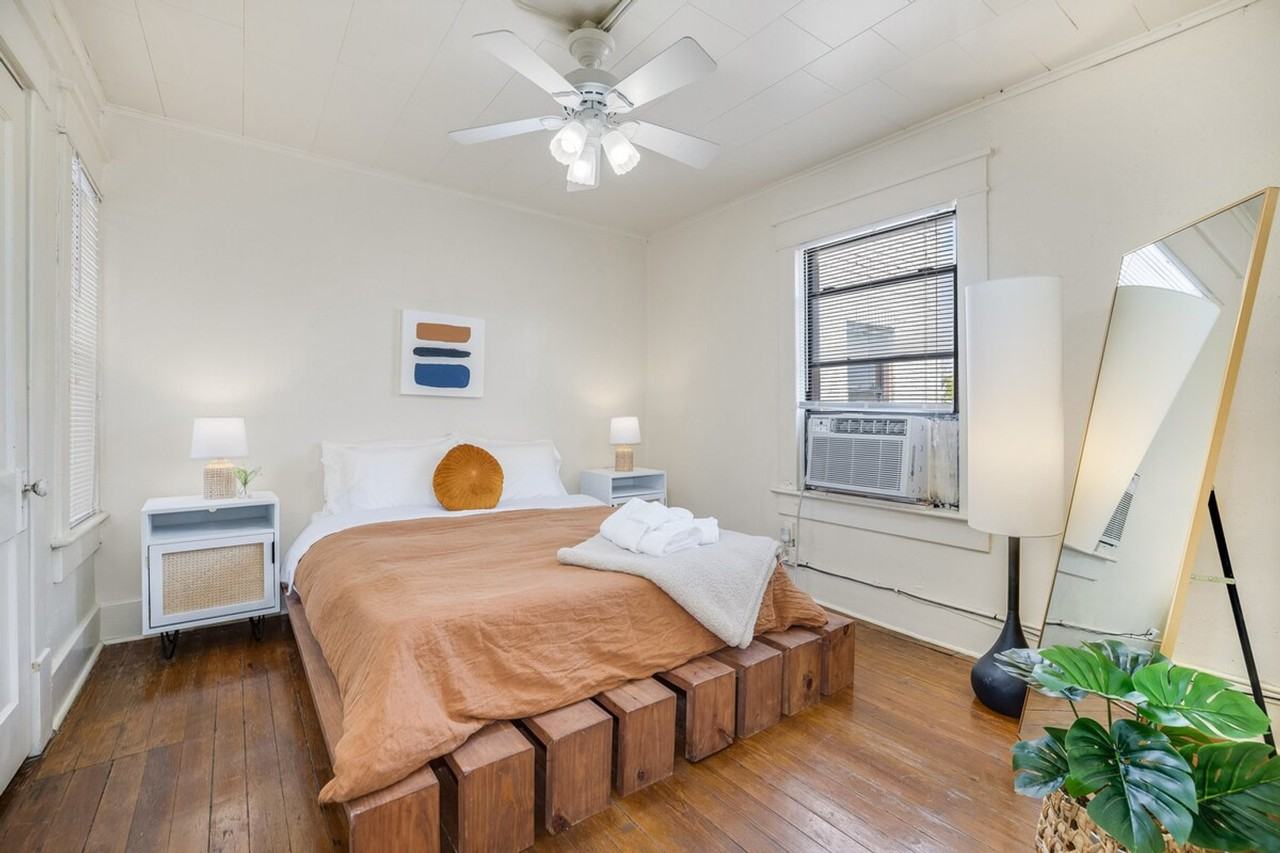 122 West Meadow Street - Photo 2 of 33