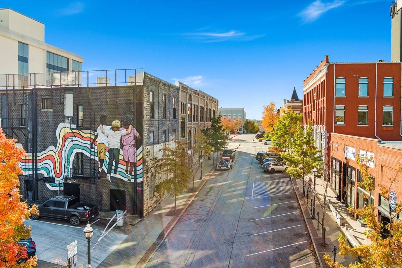 122 West Meadow Street - Photo 4 of 33