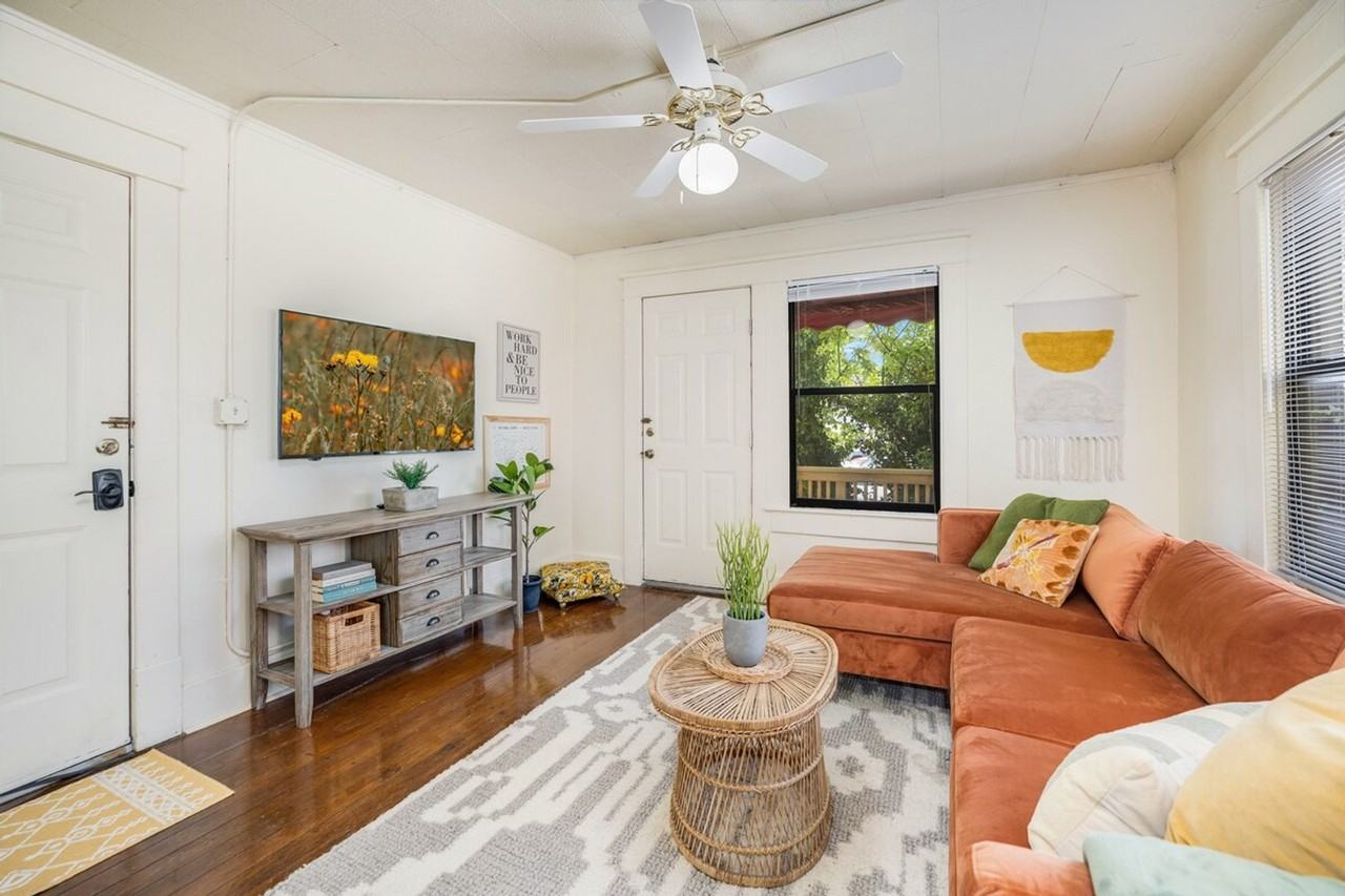 122 West Meadow Street - Photo 7 of 33