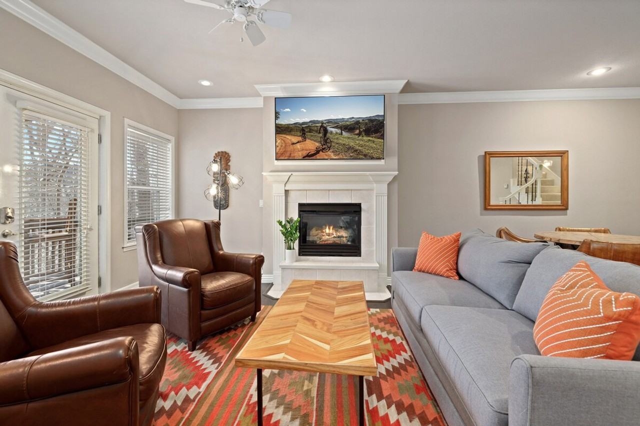 301 Genesis Dr #1221815P - Photo 3 of 40