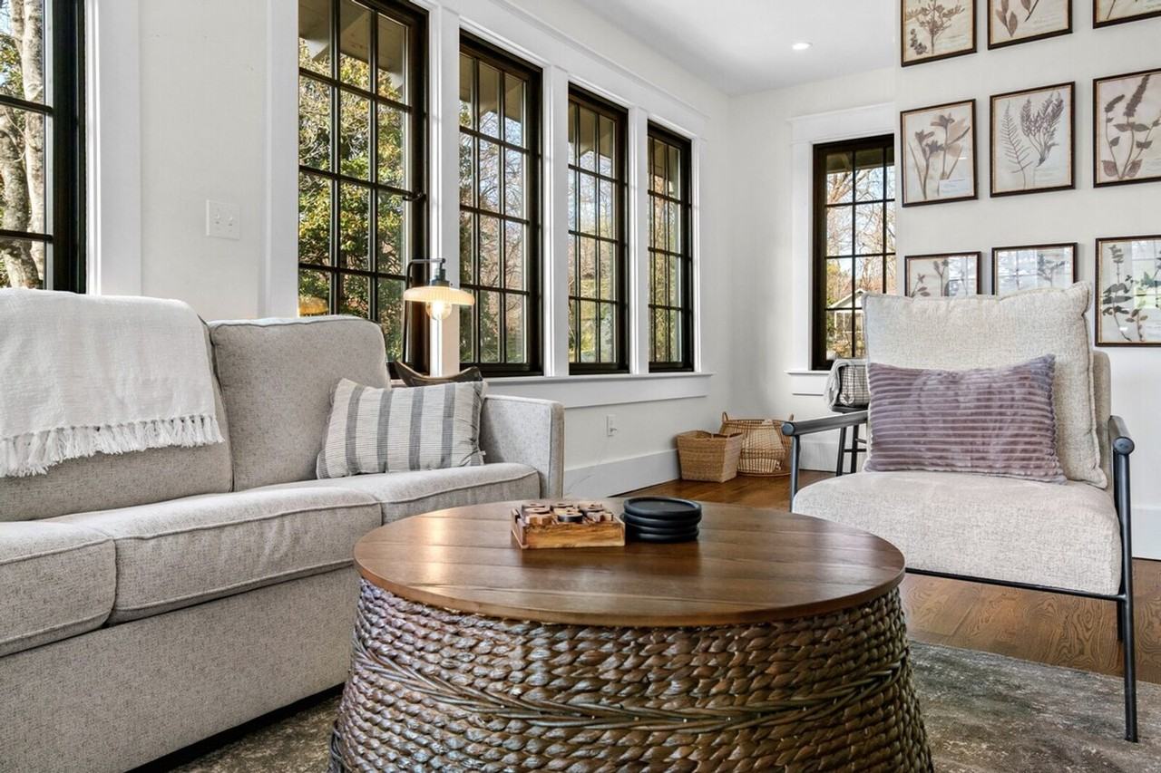 318 E Dickson St #1221823P - Photo 4 of 44