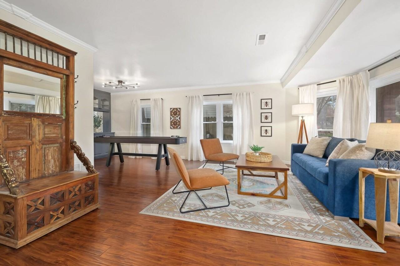 604 Nw B St #1221860P - Photo 3 of 37