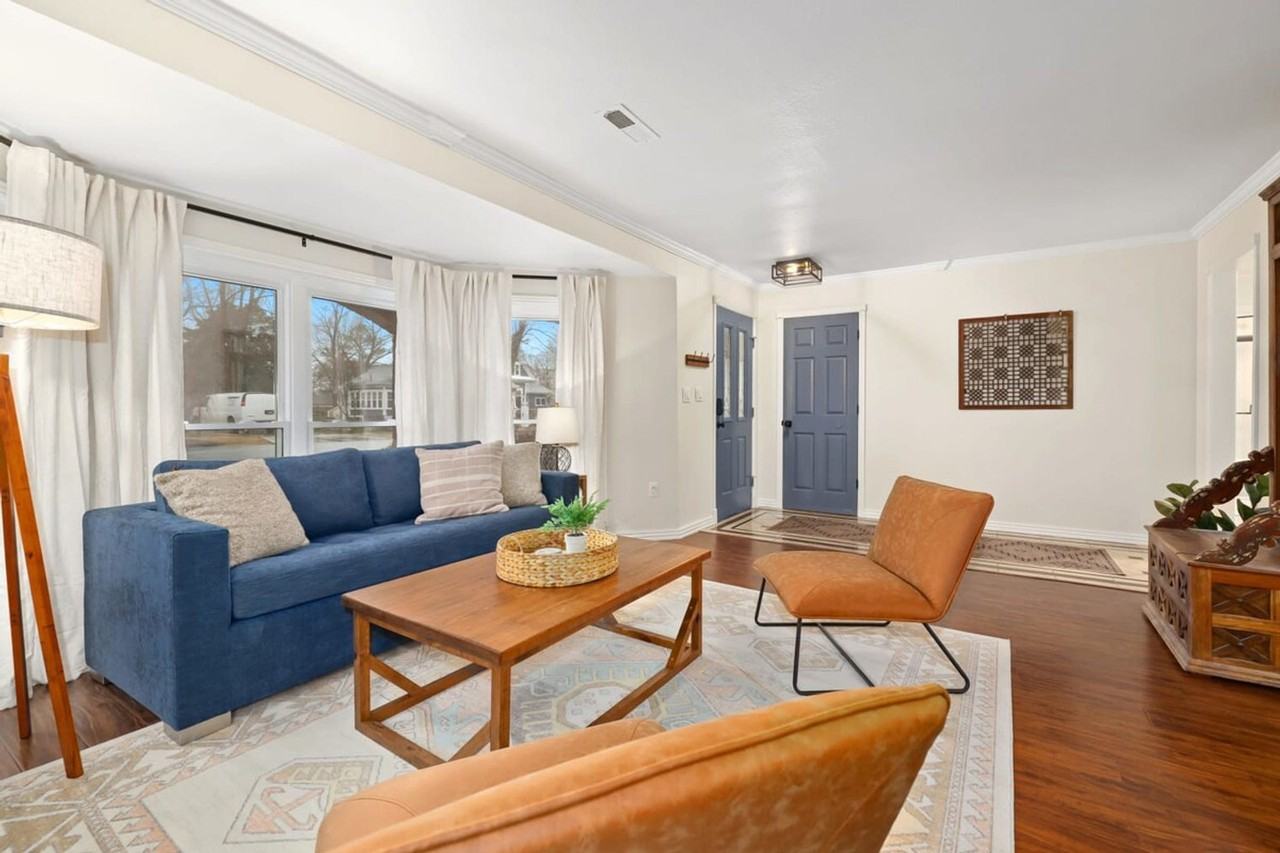 604 Nw B St #1221860P - Photo 4 of 37