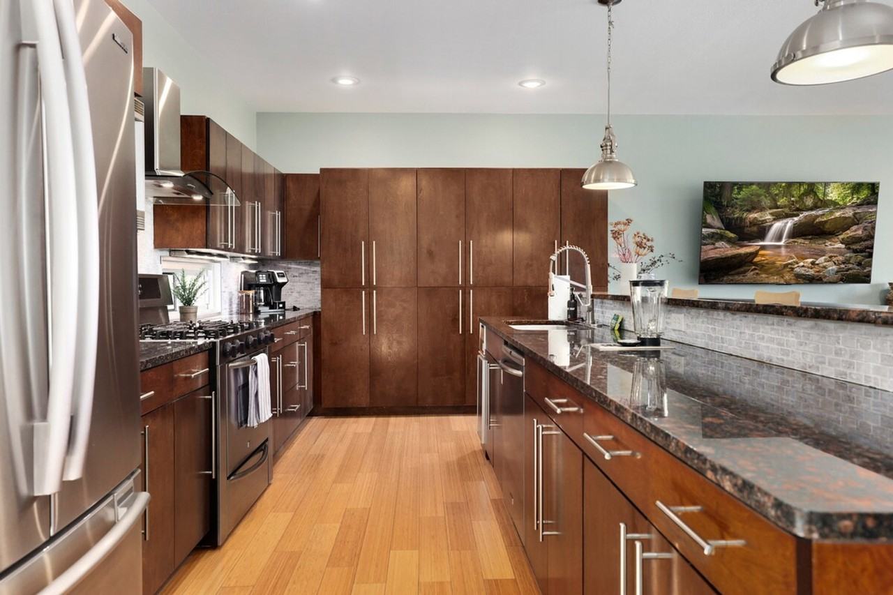 275 E Noble Ln #1221861P - Photo 7 of 33