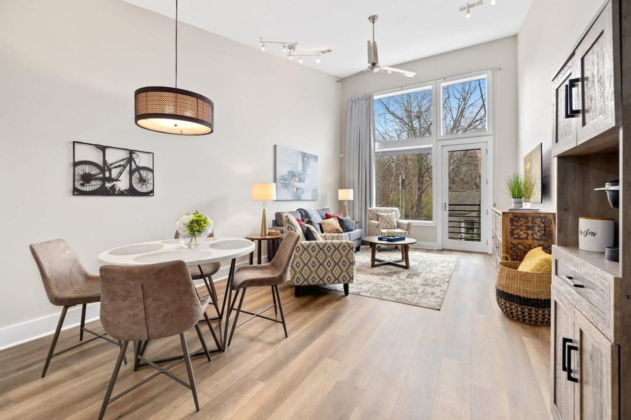 465 South Locust Avenue - Photo 3 of 45