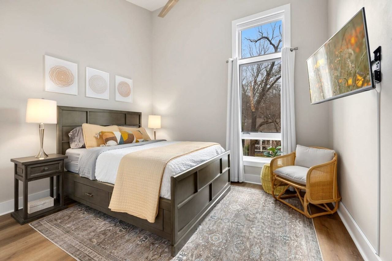 465 South Locust Avenue - Photo 6 of 23