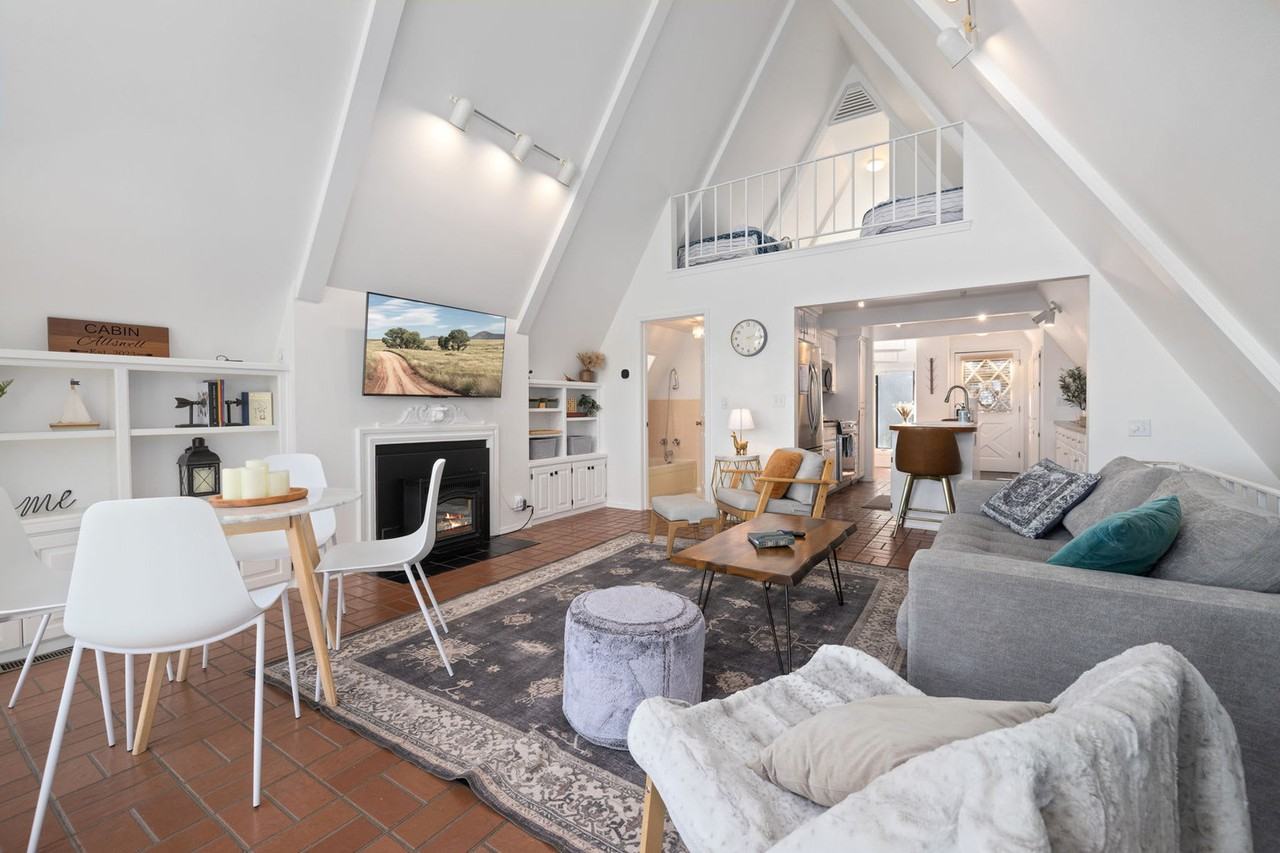 11704 Dogwood Dr #1221916P - Photo 2 of 15