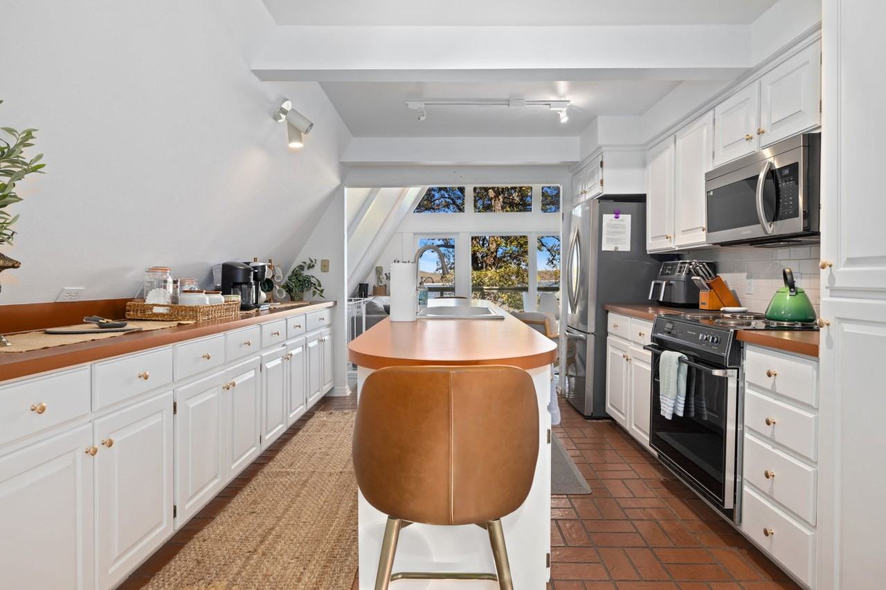 11704 Dogwood Dr #1221916P - Photo 5 of 15