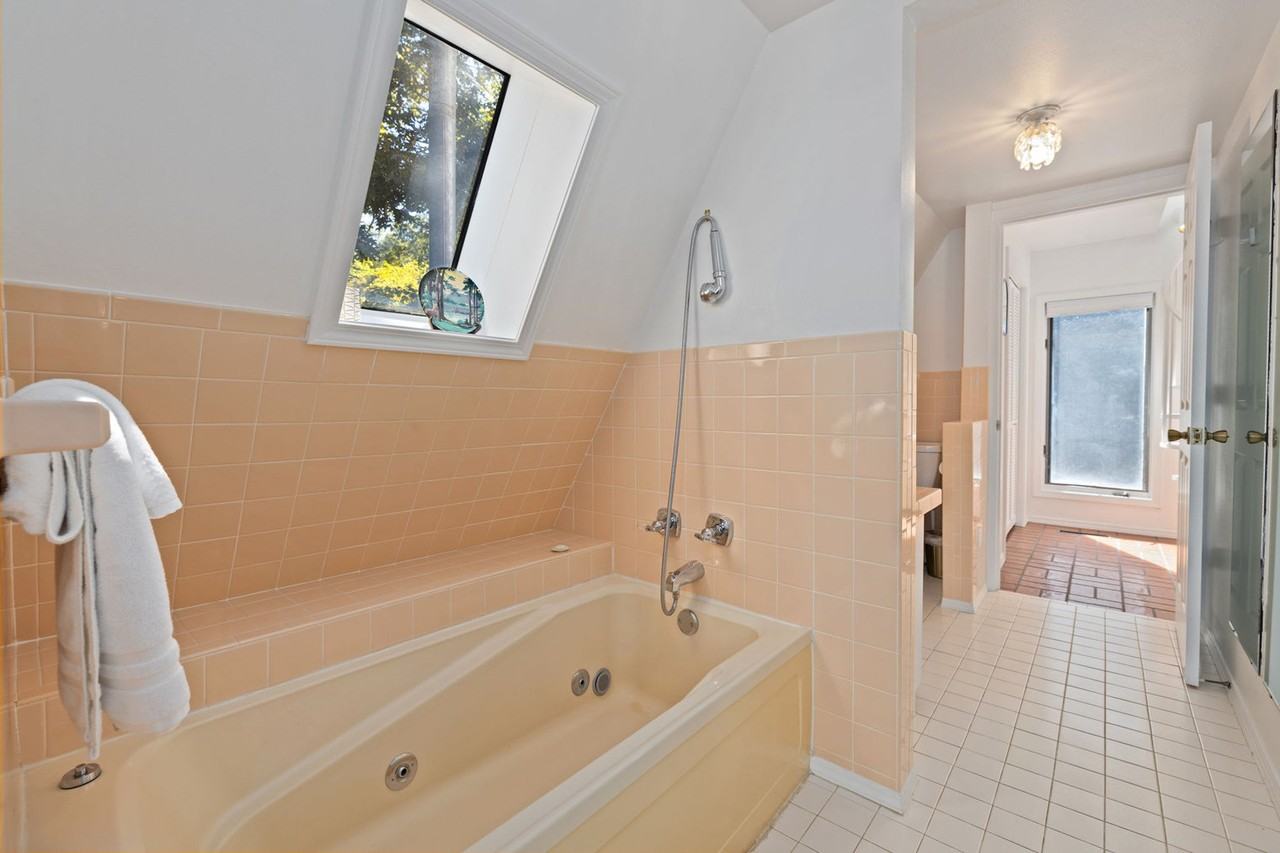 11704 Dogwood Dr #1221916P - Photo 6 of 15