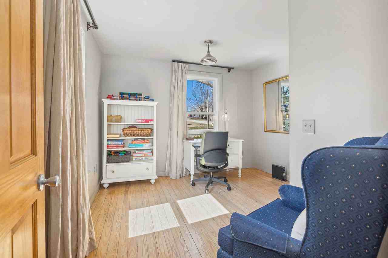 401 Se C St #1221940P - Photo 5 of 26