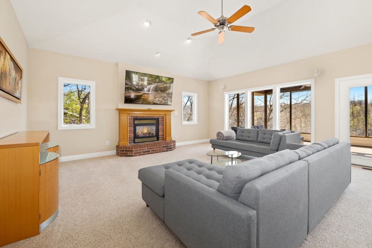 32 Cheviot Ln #1221944P - Photo 2 of 33