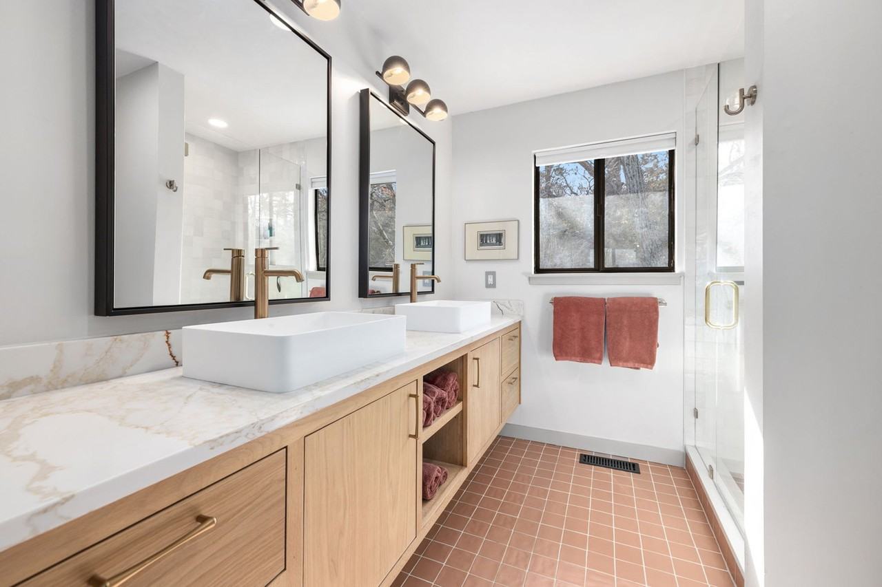 2119 W Loren Cir #1221945P - Photo 6 of 35