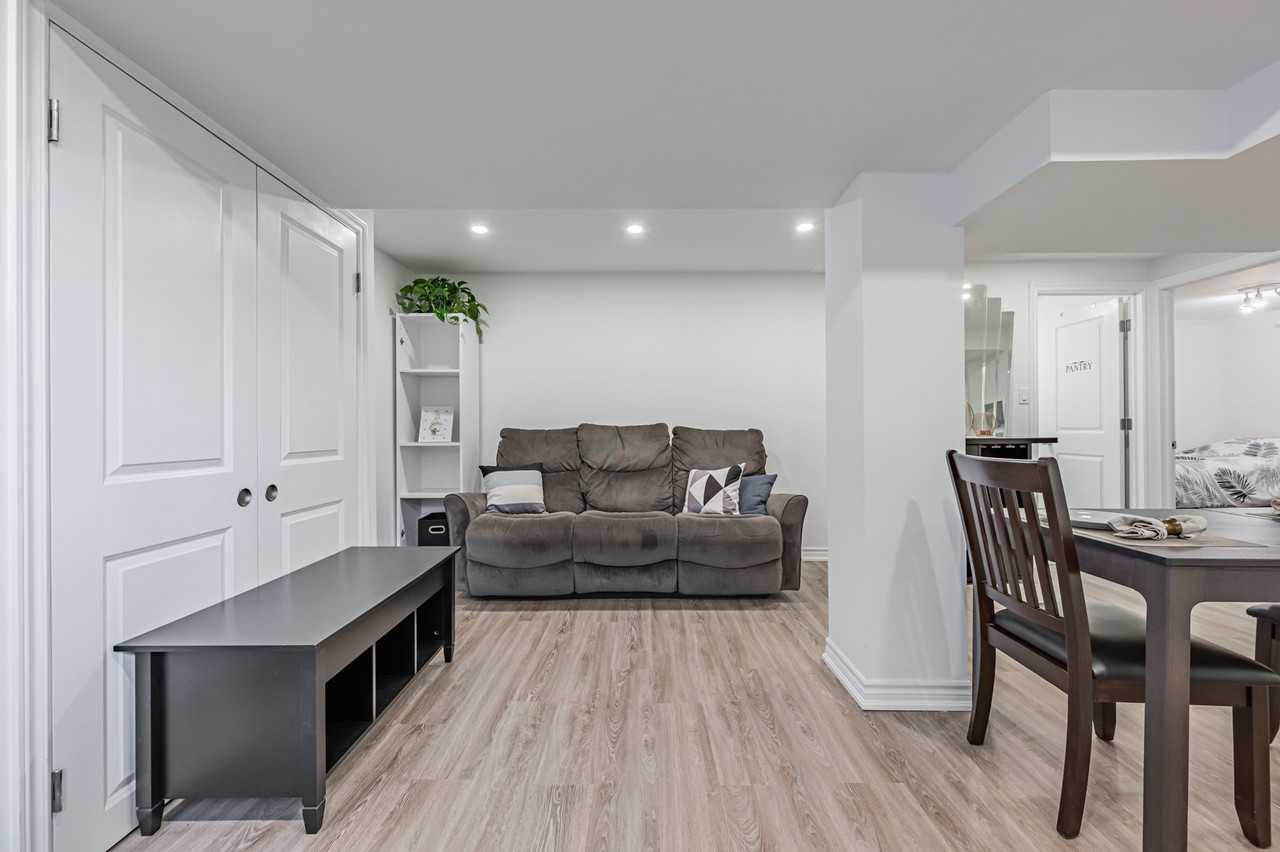 3 Sanctbury Place - Photo 6 of 23