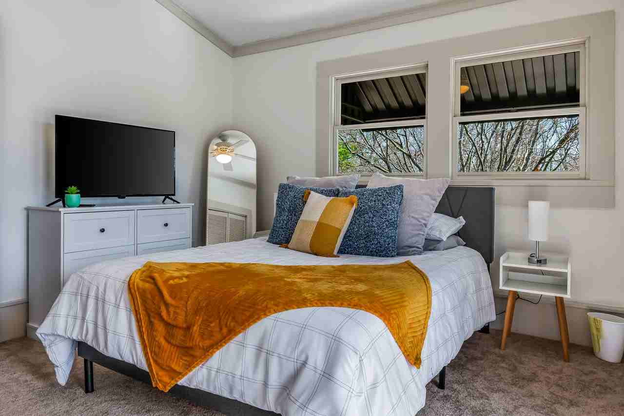 323 Poplar Hill Lane - Photo 2 of 21