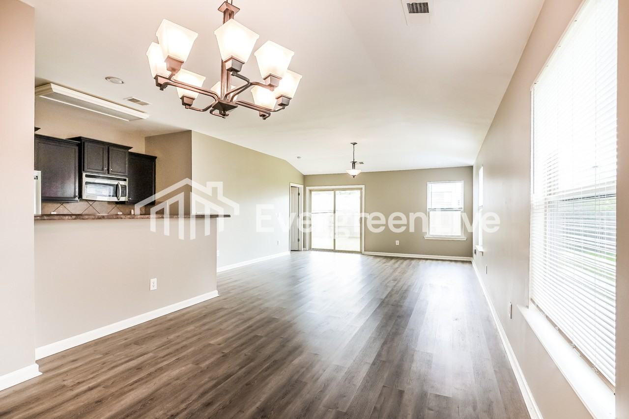 12602 Downing Dr - Photo 5 of 15