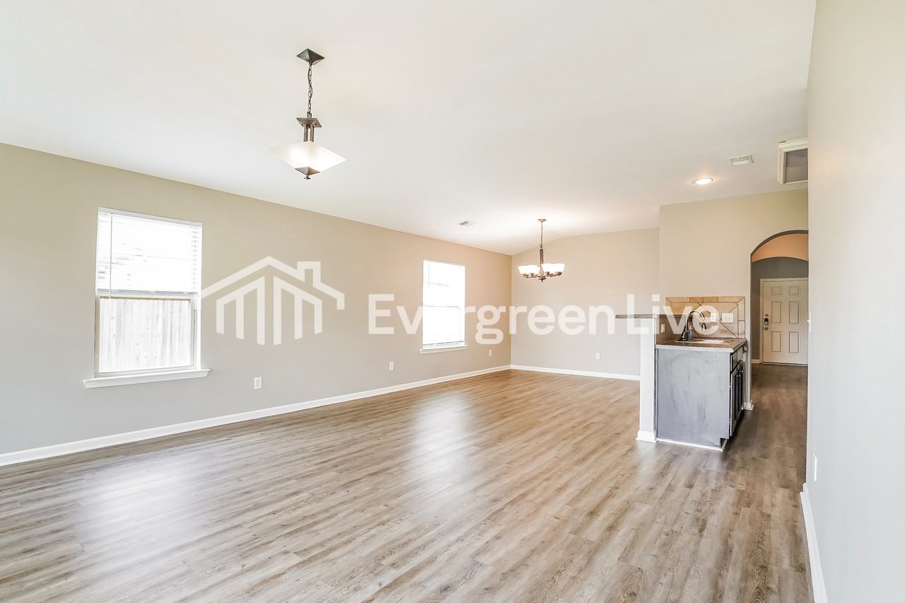 12602 Downing Dr - Photo 6 of 15