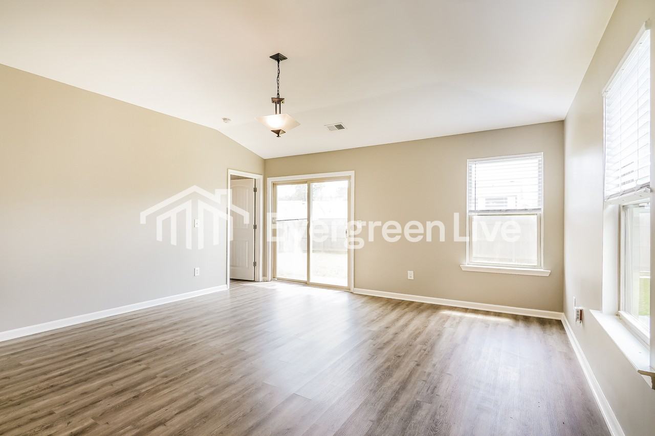 12602 Downing Dr - Photo 3 of 15
