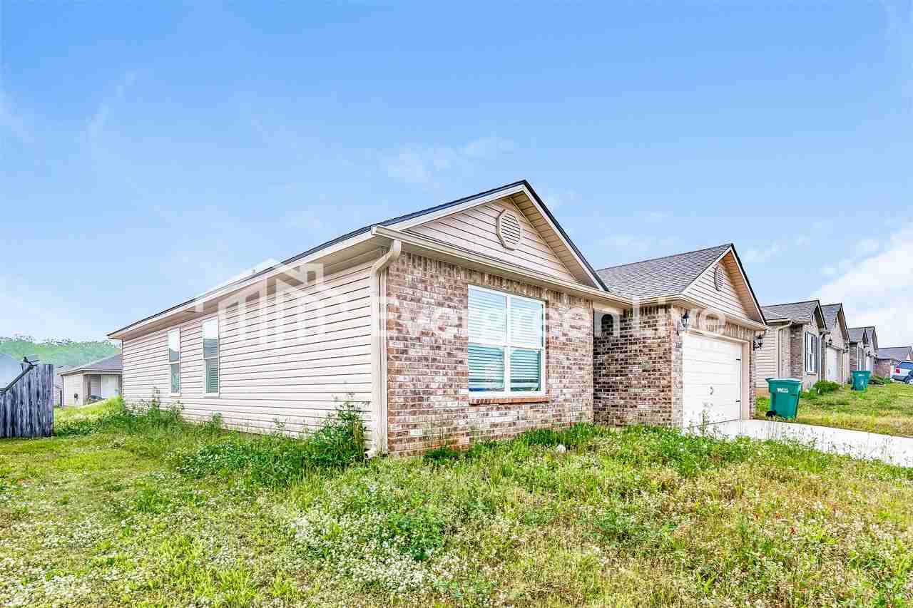 16360 Natchez Dr - Photo 2 of 15