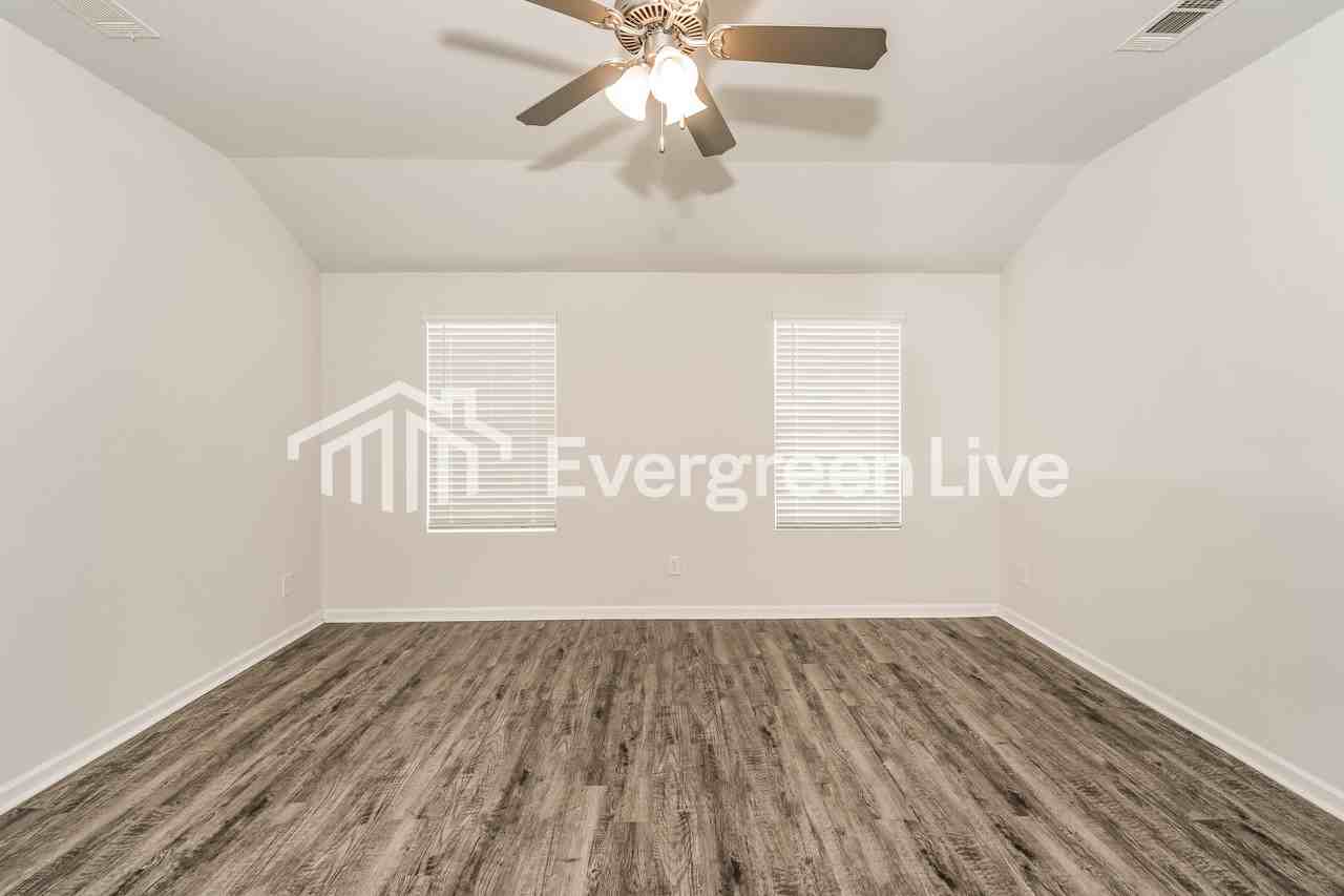 16360 Natchez Dr - Photo 3 of 15