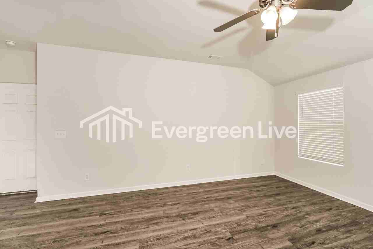 16360 Natchez Dr - Photo 4 of 15