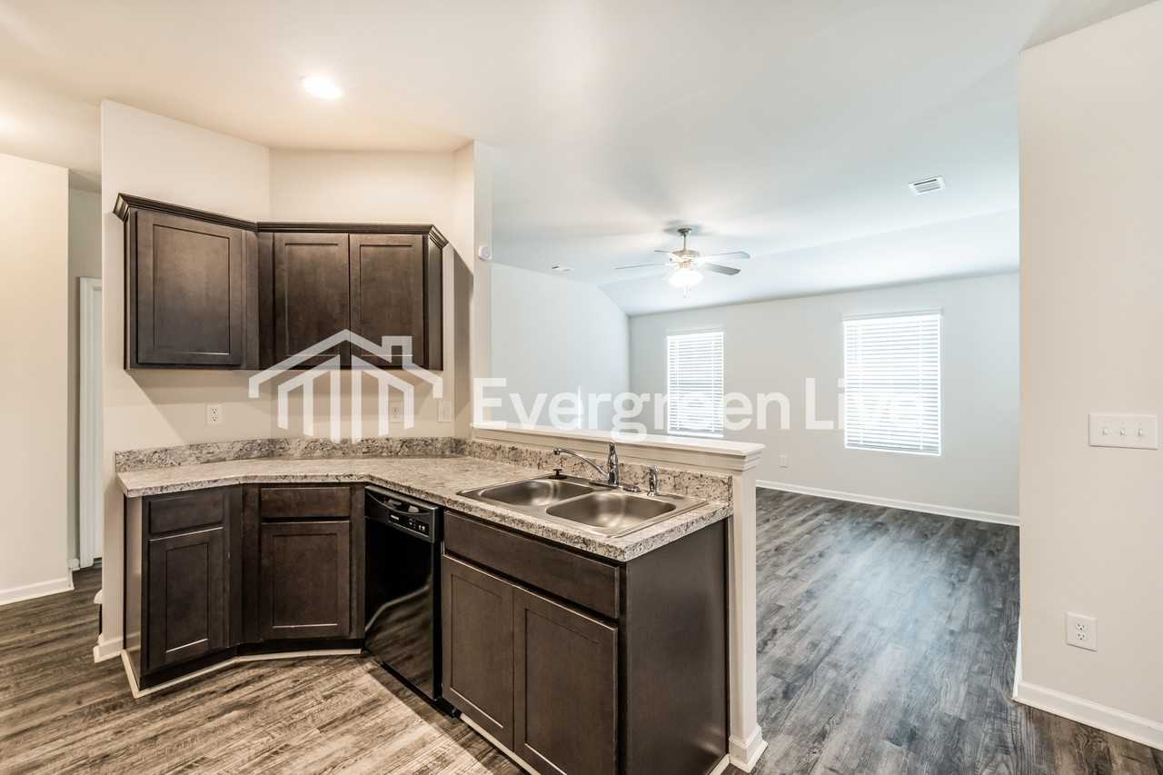 16360 Natchez Dr - Photo 6 of 15