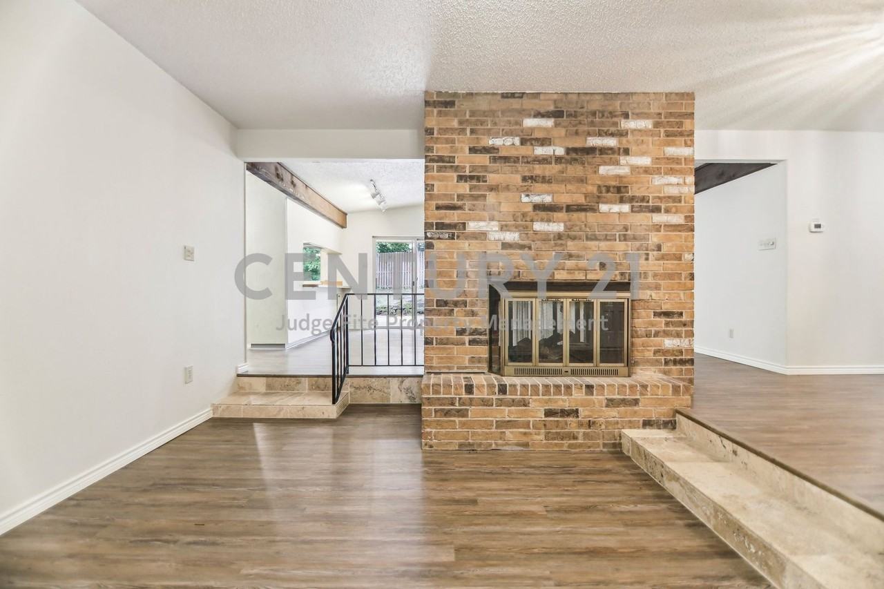 711 Vail Dr - Photo 3 of 22