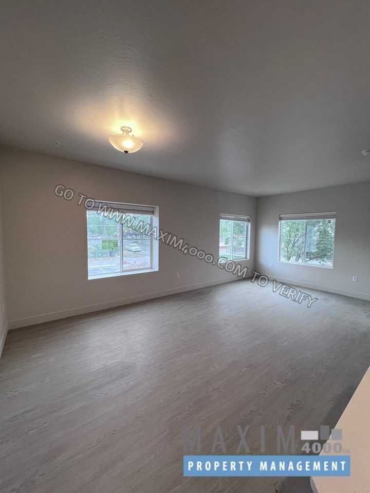 1030 GRAND AVENUE - Photo 5 of 11