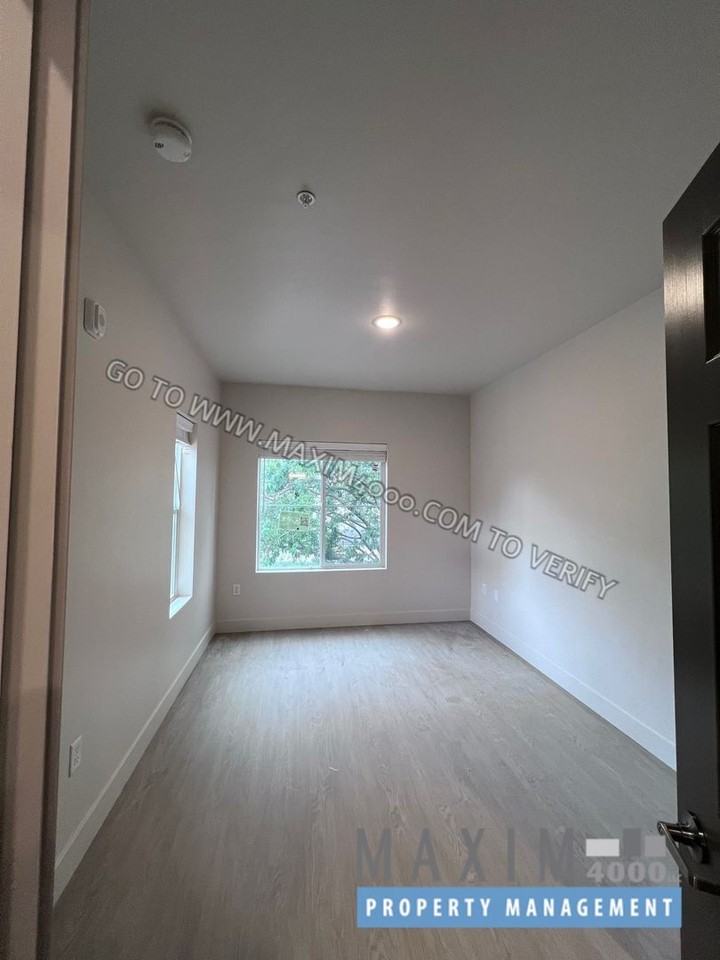 1030 GRAND AVENUE - Photo 7 of 11