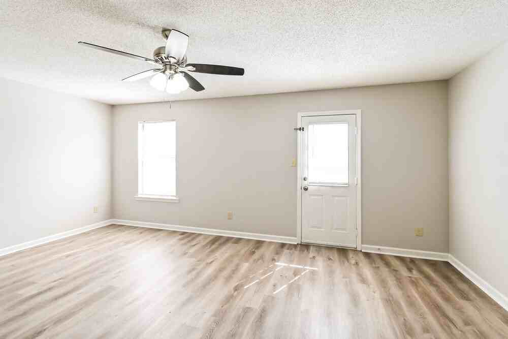 7764 Biloxi Cv - Photo 4 of 17