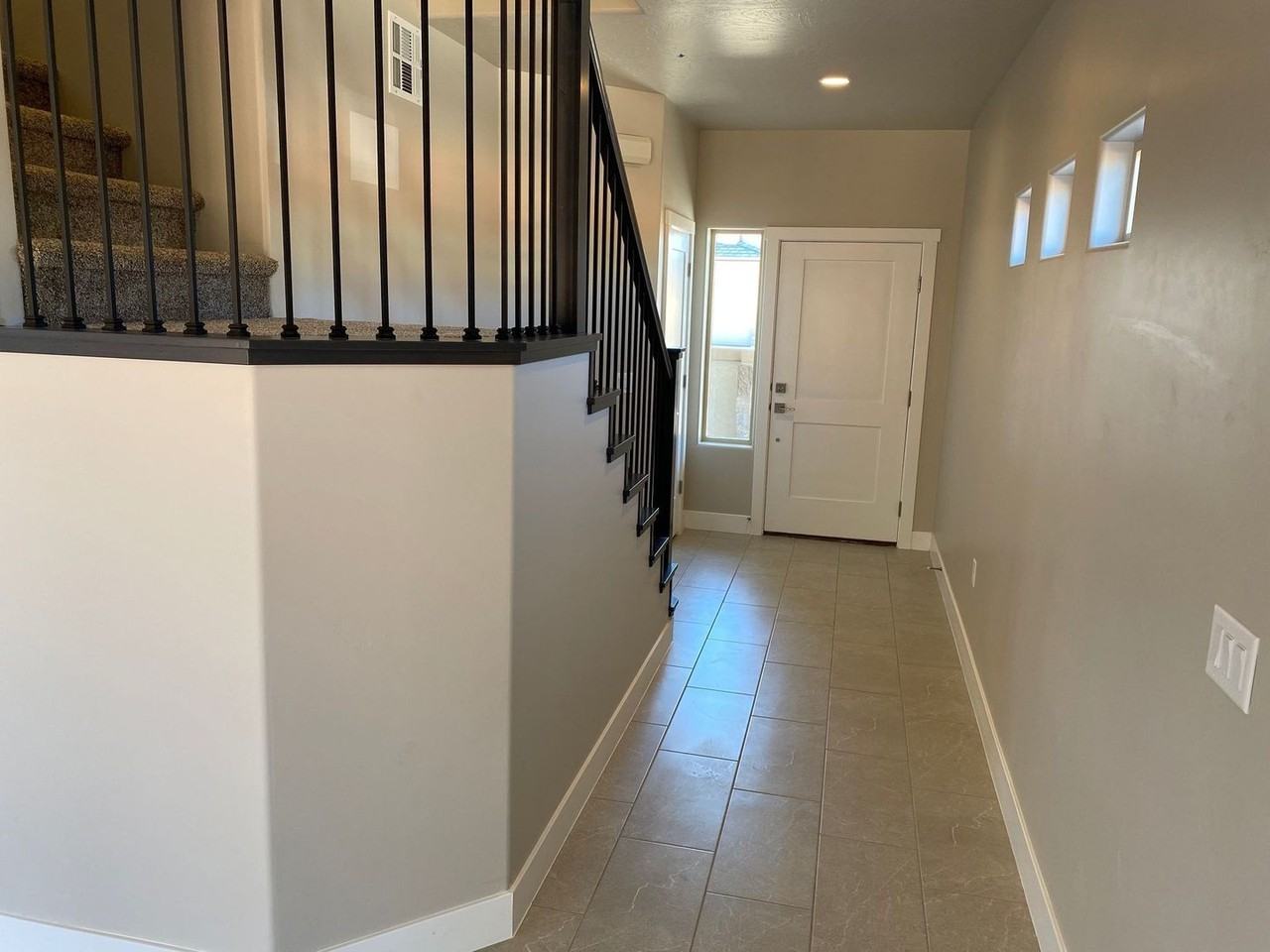 322 W Augusta Dr - Photo 2 of 34