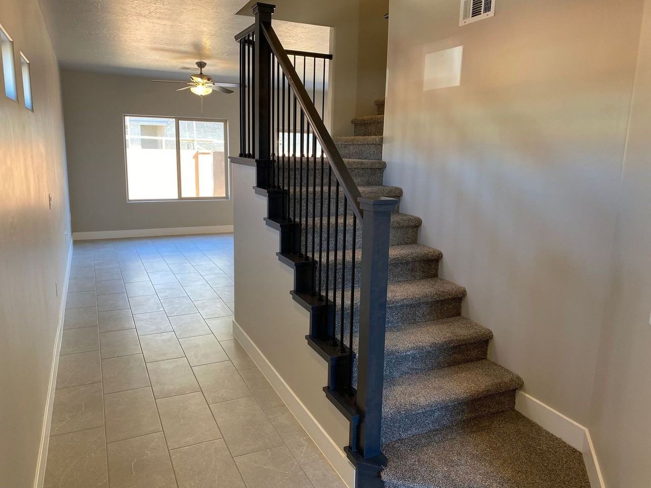 322 W Augusta Dr - Photo 3 of 34