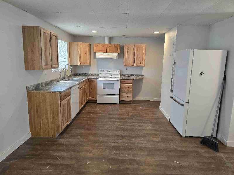 673 Whittle Ln - Photo 2 of 19