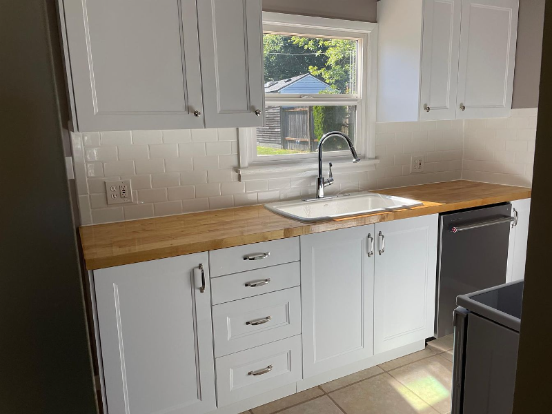 7907 32nd Ave Sw - Photo 2 of 4