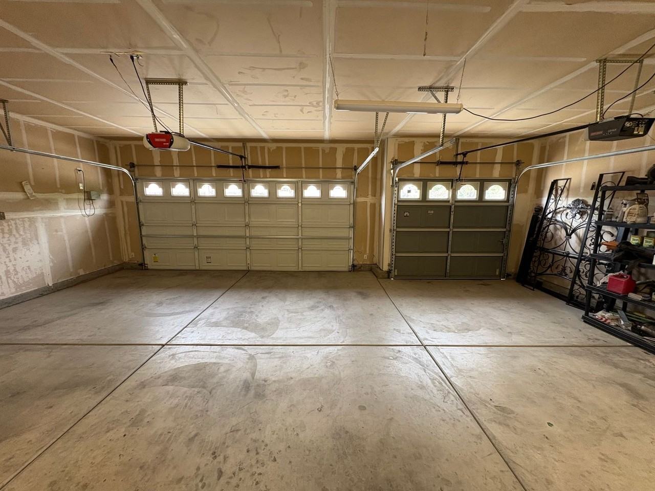 4911 W Elkhorn Ave - Photo 2 of 50