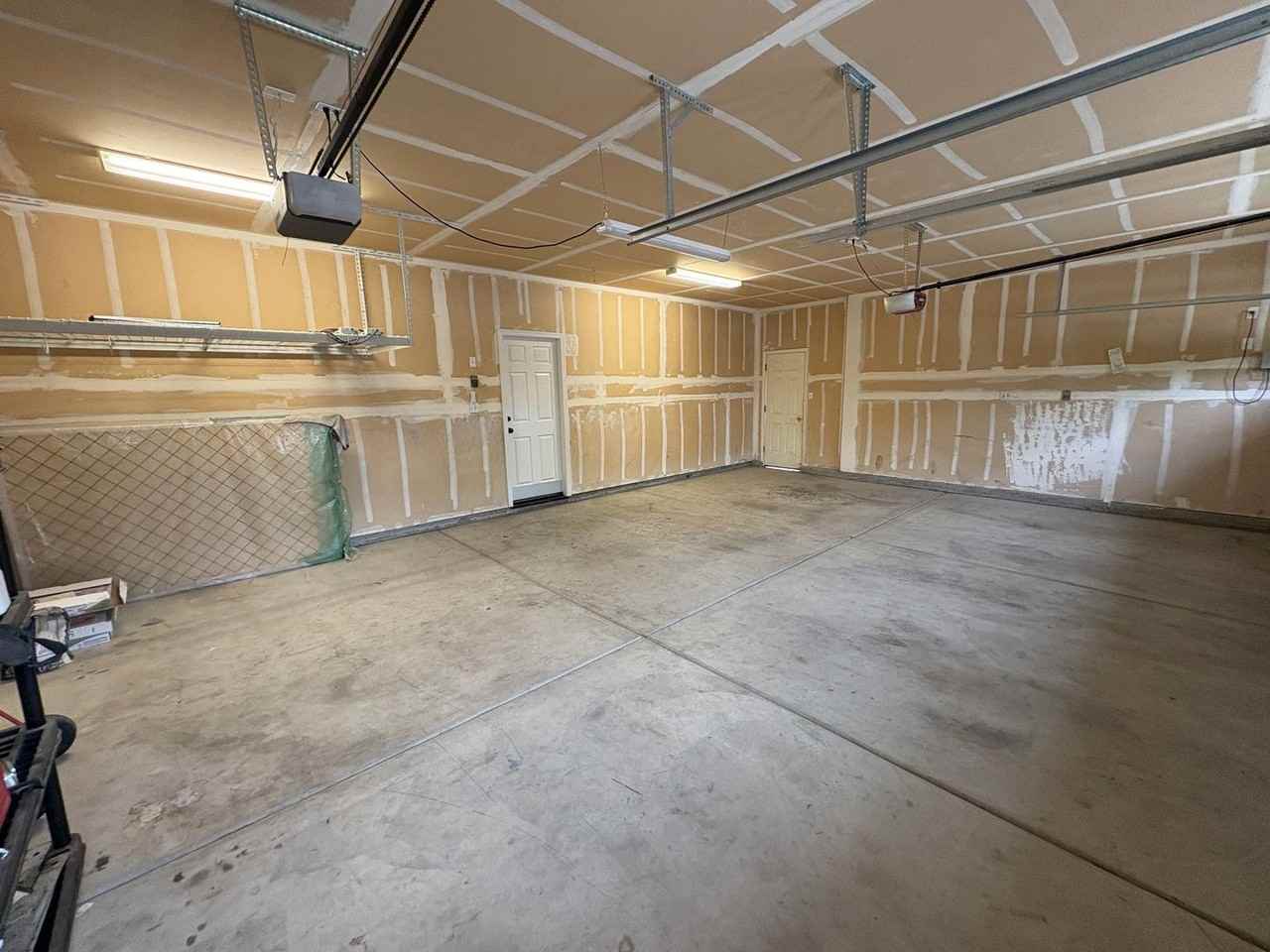 4911 W Elkhorn Ave - Photo 3 of 50