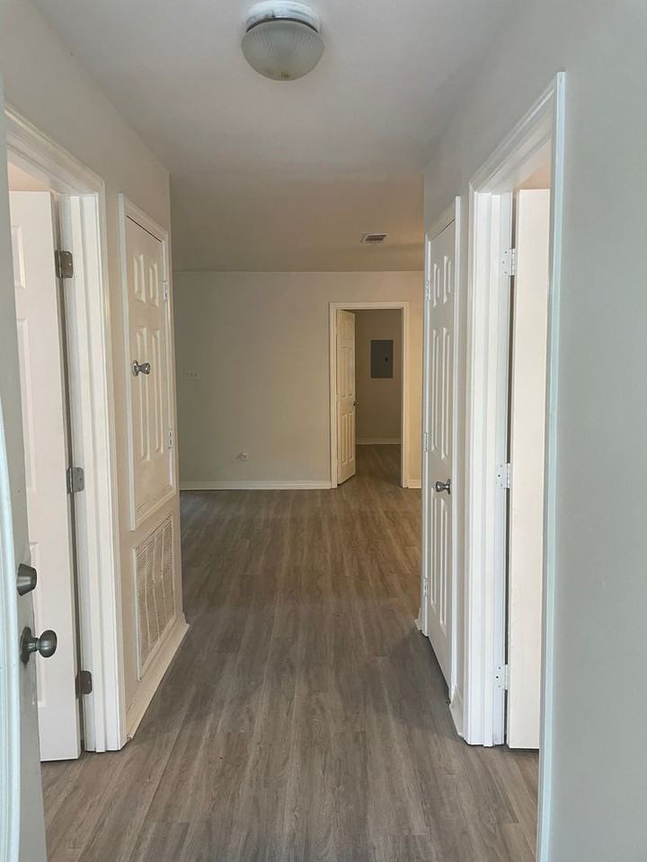 31 Grand Lido - Photo 2 of 14