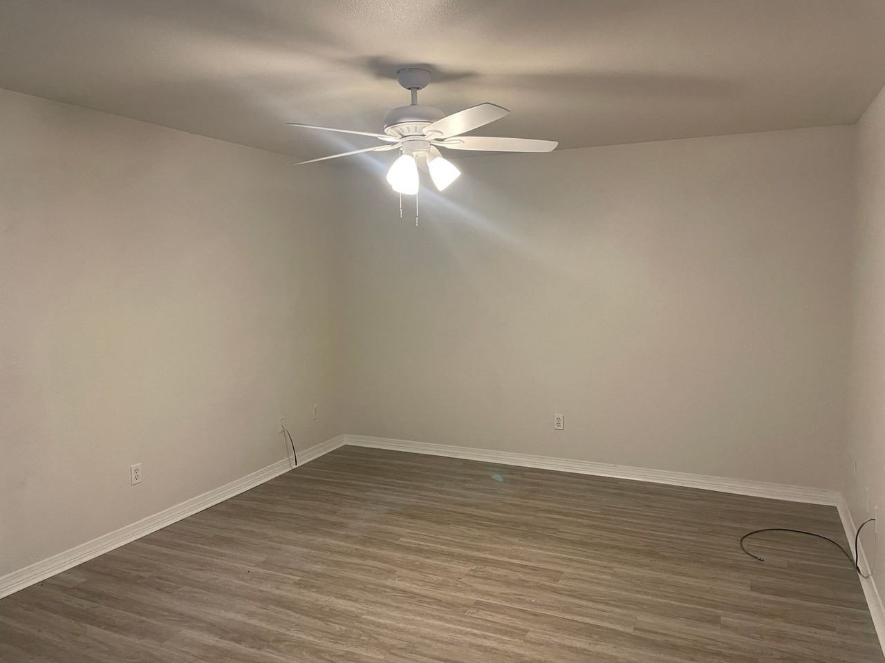 31 Grand Lido - Photo 3 of 14